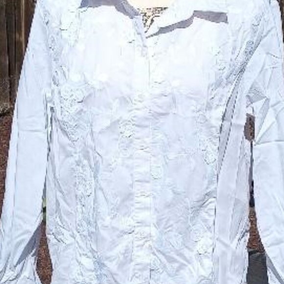 White Button Down Floral Embossed Blouse Top 16 Long Sleeve Linea Dell'Olio - Picture 3 of 3